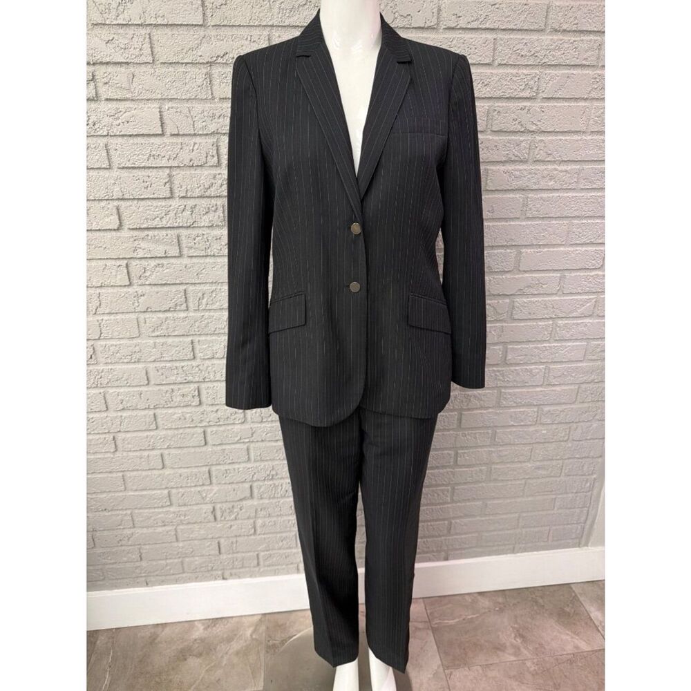 Calvin Klein Women’s Pin Striped Tailored 2 PCS Pant Suit Size 6